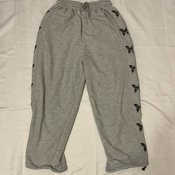 H&Z Gray Butterfly printed sweatpants with adjustable cuffs and drawstring. - Picture 1 of 3